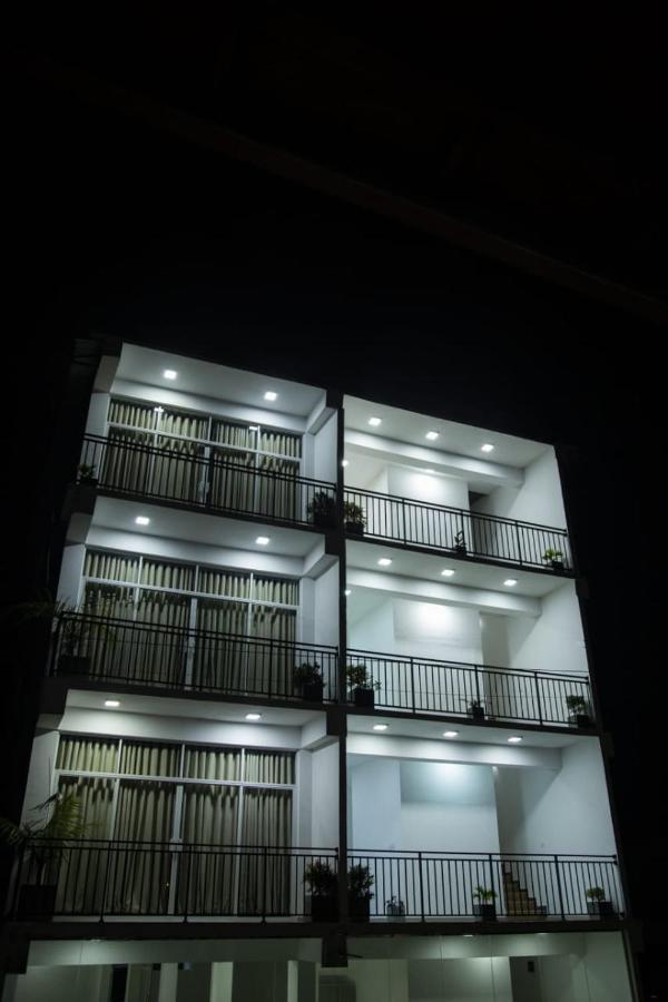 City Heaven Ella Exterior foto