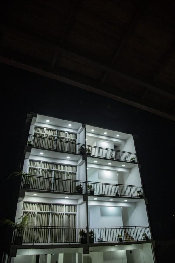 City Heaven Ella Exterior foto