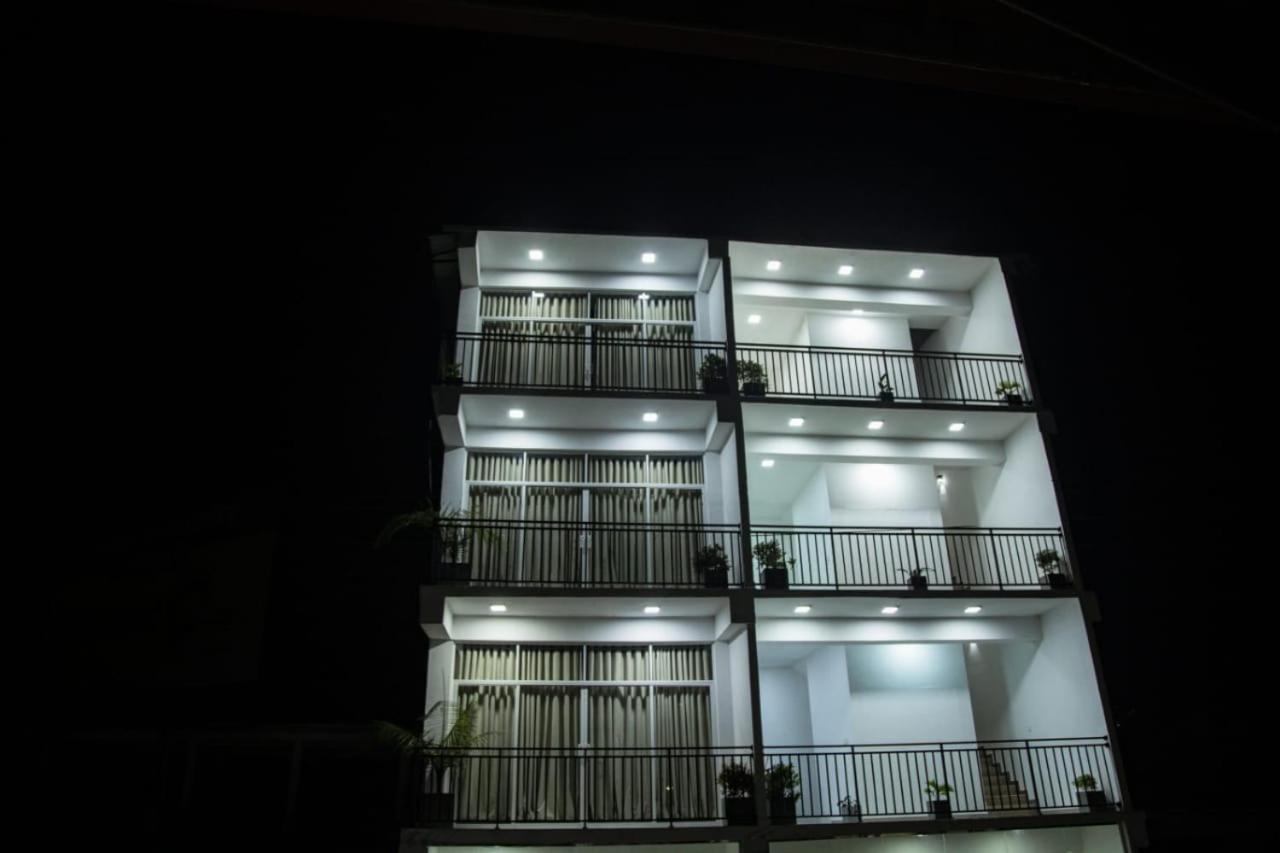 City Heaven Ella Exterior foto